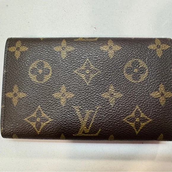 Louis Vuitton Porte-Monnaie Trésor Wallet - Monogram Canvas - Picture 2 of 7